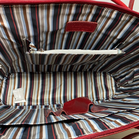 This is a Tuci Italia Red Purse - Picture 5 of 11